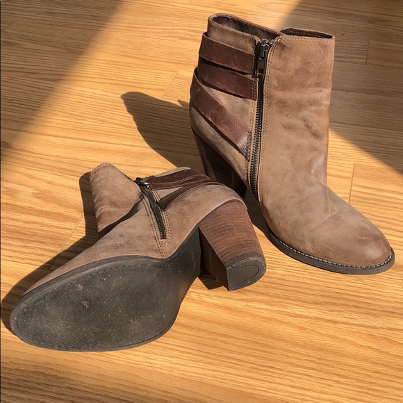 Aldo Grey Ankle Boots - Picture 2 of 3